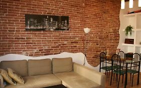 Rustic 2 Bedroom Apartment Poble Sec